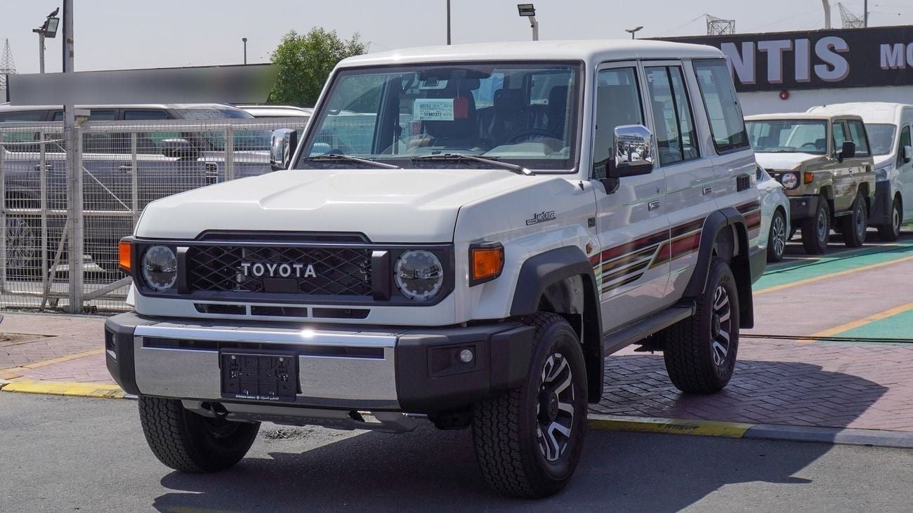 Toyota Land Cruiser 70 HT VXR LX 4.0L V6 A/T  Al Futtaim