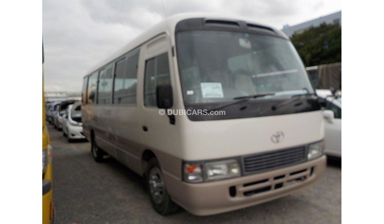 Nissan Civilian 1994