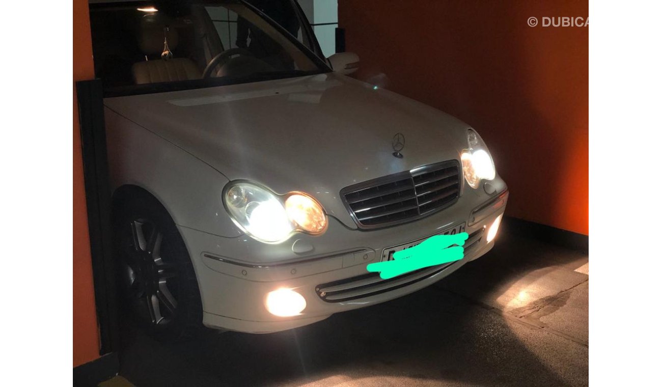 Mercedes-Benz C 230