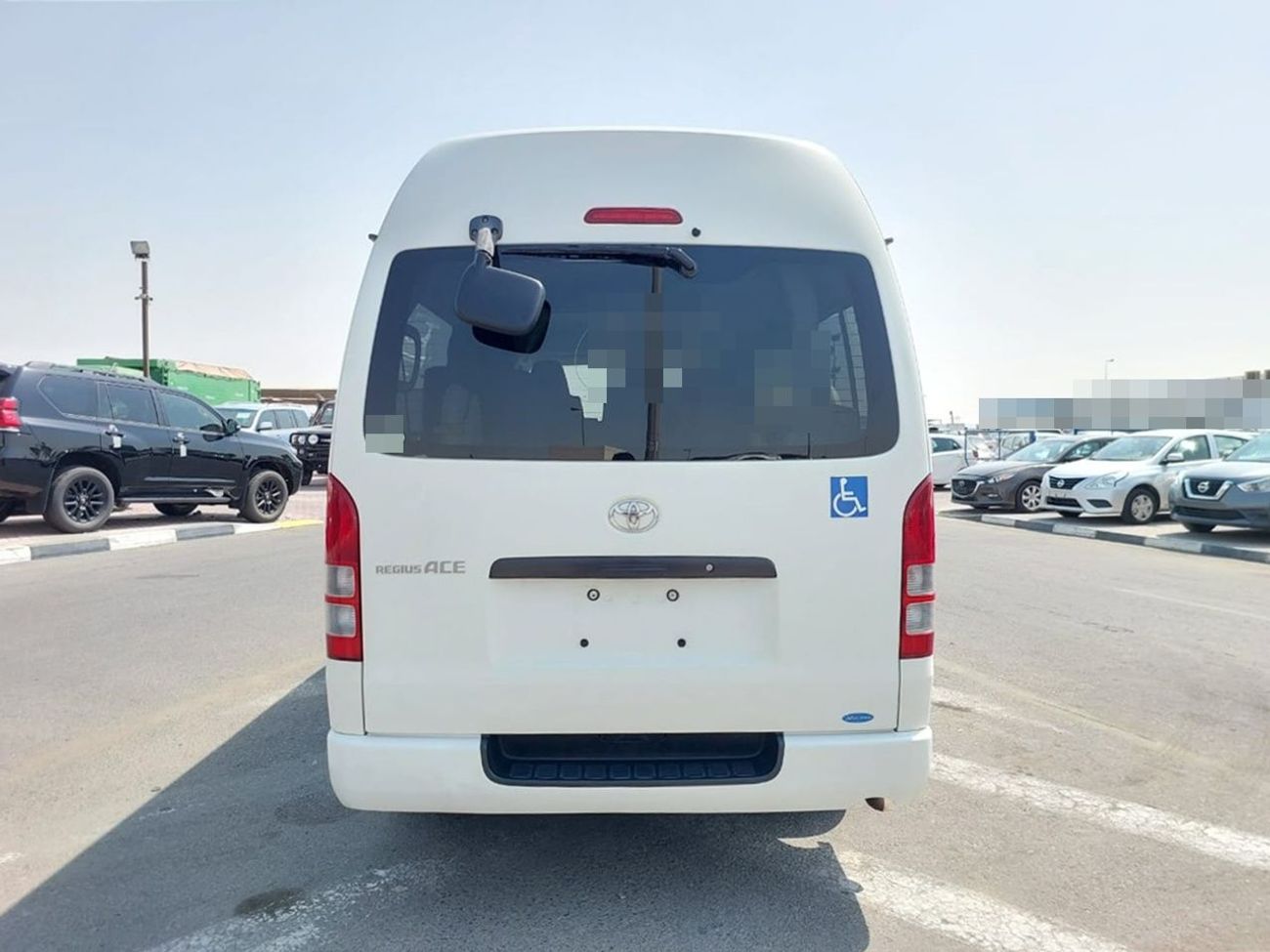 Toyota Hiace TOYOTA HIACE COMMUTER VAN 2013 RHD 3.0 L DIESEL AUTOMATIC (PM63050)