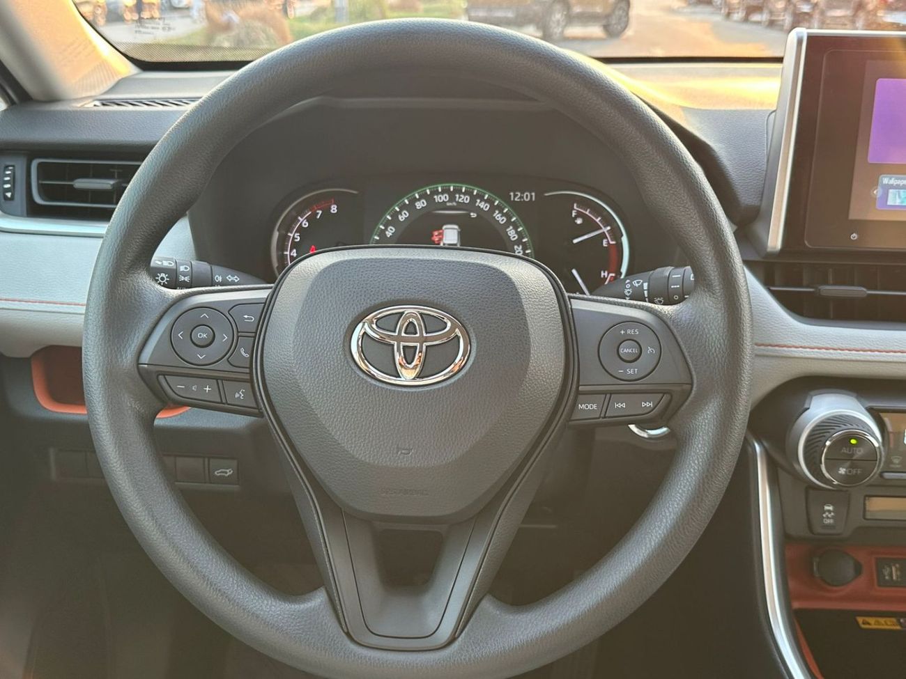 تويوتا راف ٤ 2.5L Adventure, Leather Seat, Panoramic Roof, wireless Charger, Electric Back Door, Model 2025