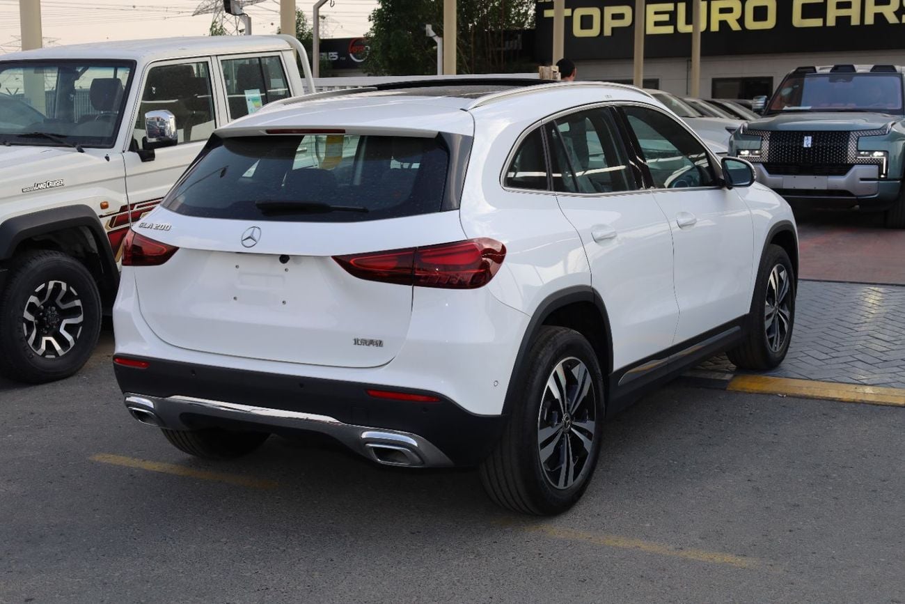 Mercedes-Benz GLA 200 MERCEDES BENZ GLA200 1.3L TURBO FULL OPTION MODEL 2025