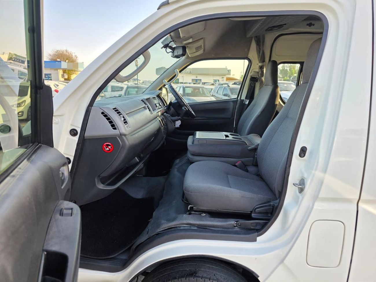 Toyota Hiace TOYOTA HIACE COMMUTER VAN RHD 2013 MODEL 3.0 L DIESEL MANUAL(PM10868)