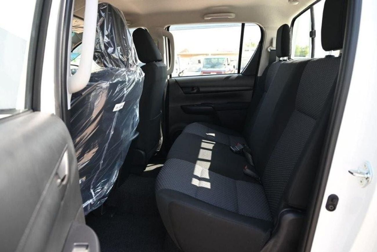 تويوتا هيلوكس Double Cab Pickup DLX 2.4L Diesel 4WD Automatic Transmission