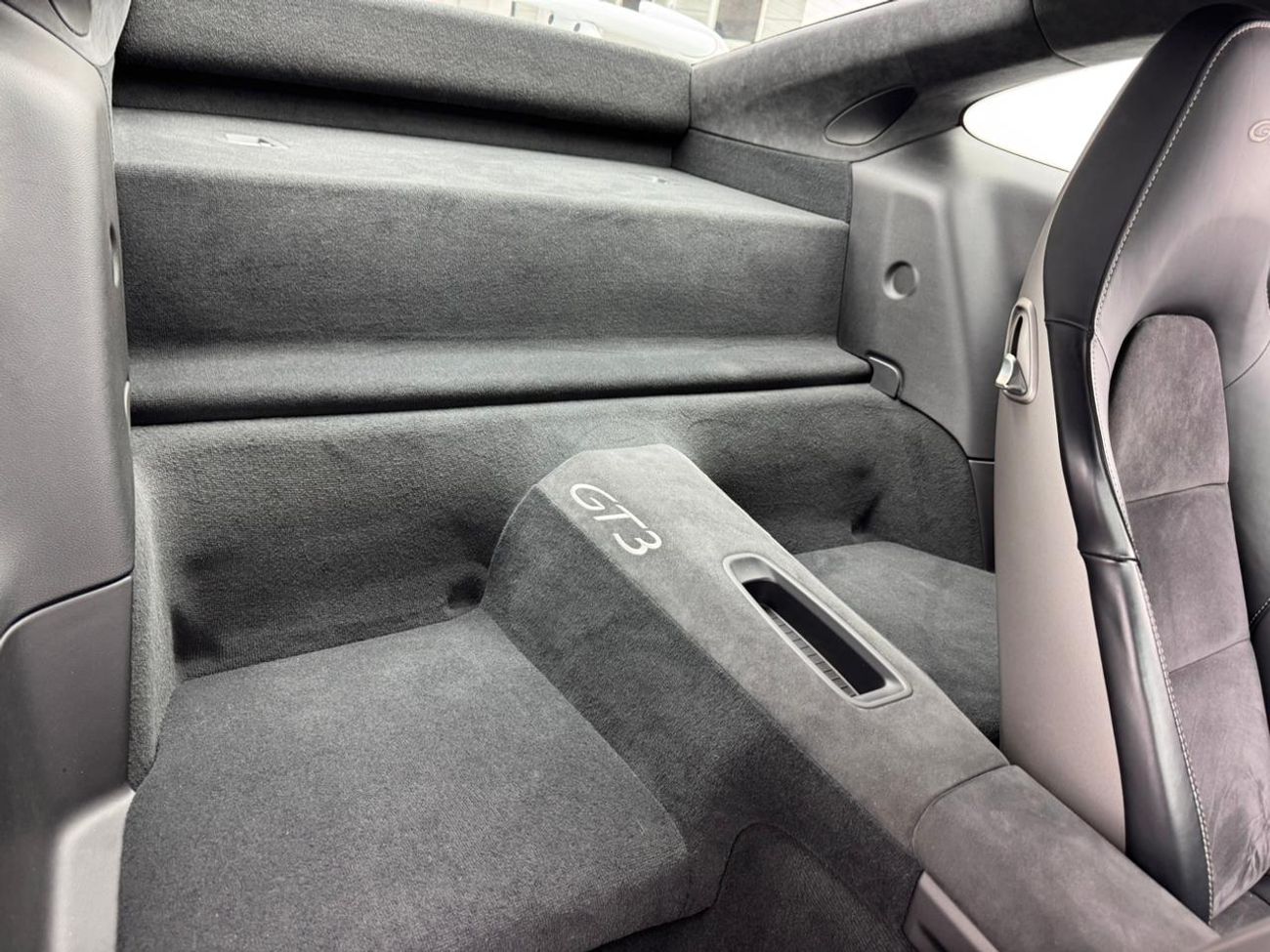 Porsche 911 GT3 3.8L (475 HP) Coupe 2015 Porsche 911 GT3, Brand New G Series Engine, 2 Years Porsche Engine Warr