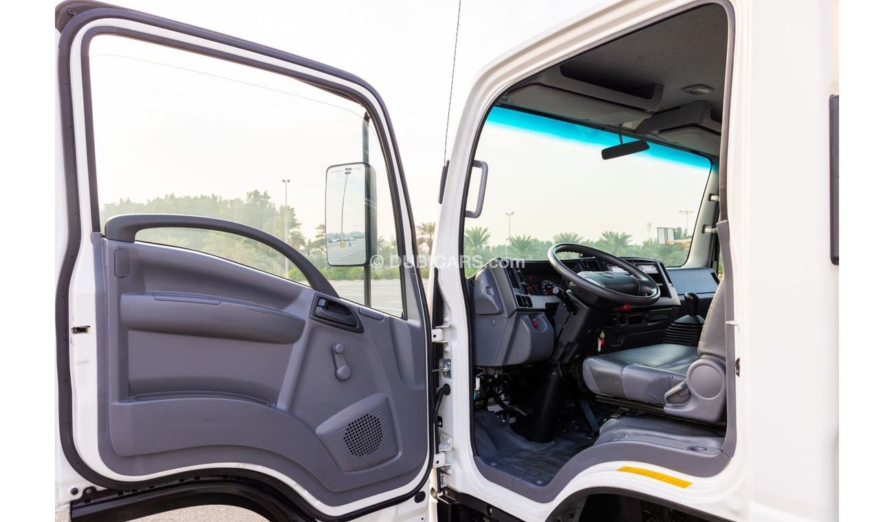 Isuzu NPR Reward 2017 LC Chiller Box with Tail Lift - Diesel M/T - Excellent Condition - GCC Specs