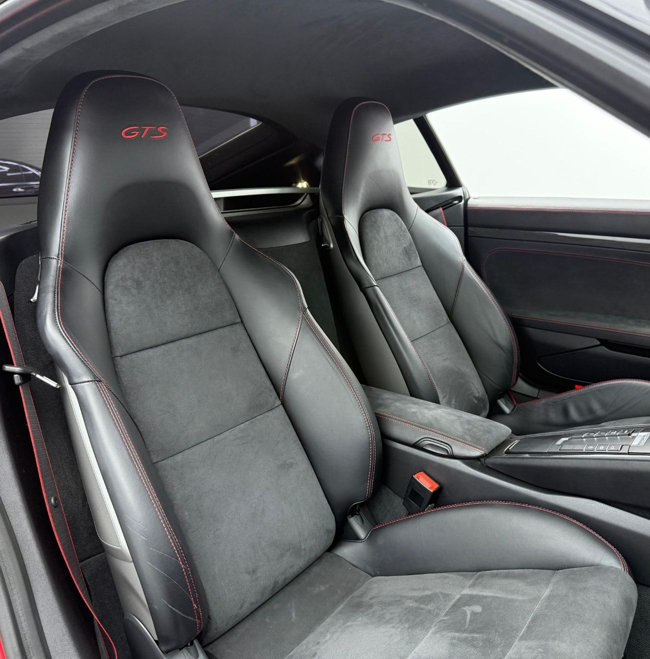 Porsche 718 Cayman GTS 4.0L A/T 2016 Porsche Cayman GTS – Agency Full Service History, GCC