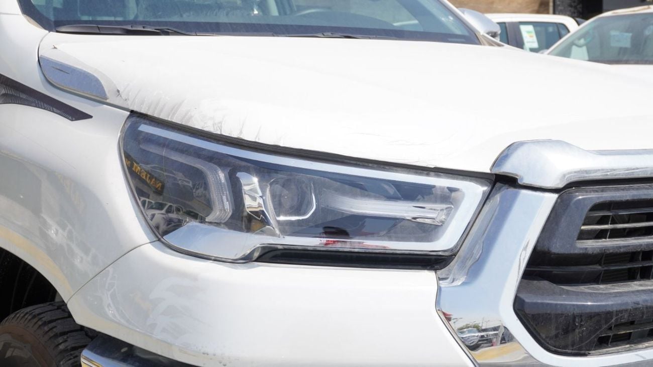 تويوتا هيلوكس GLS 2.7L AWD