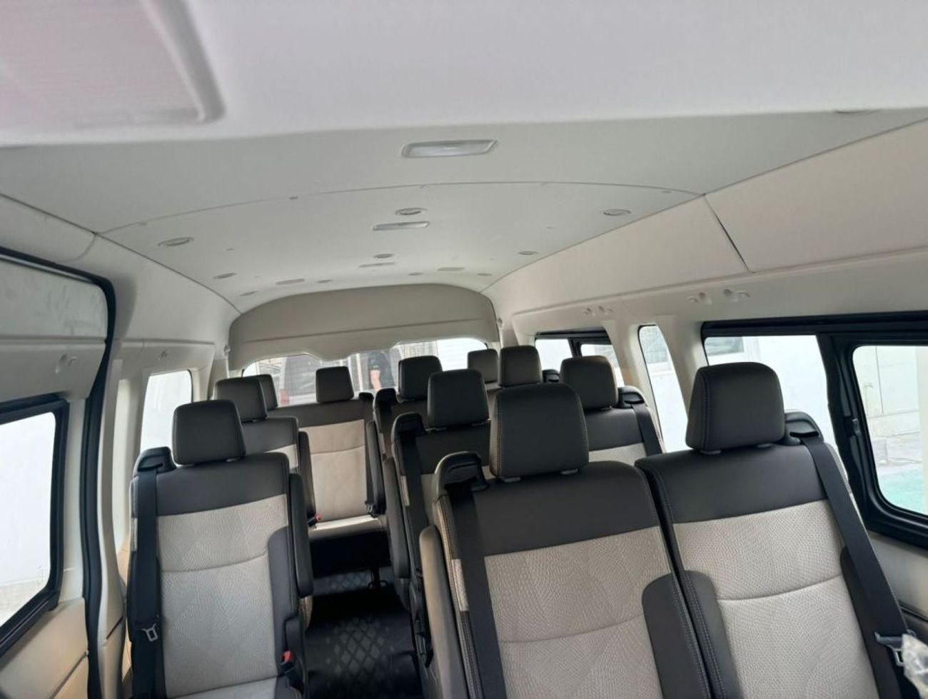 Toyota Hiace 2.8L DIESEL GL FULL OPTION M/T 2025