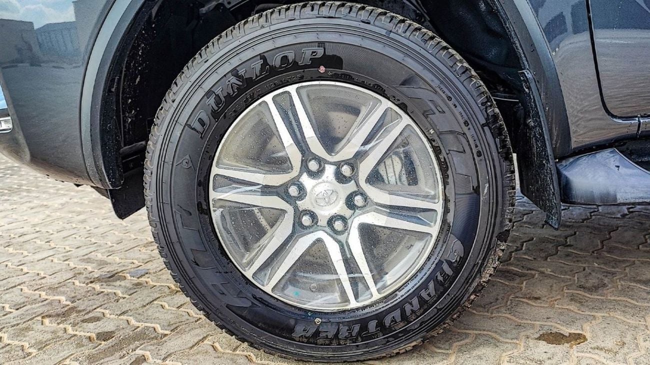 Toyota Fortuner EXR FORTUNER SR5 2.7L V4 PETROL mid options