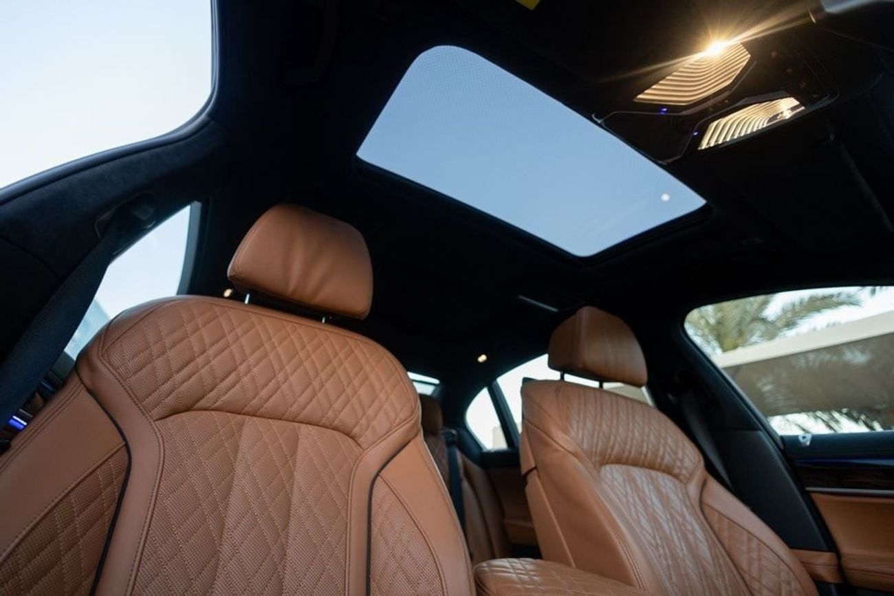 BMW 750Li xDrive 4.4L (523 HP)