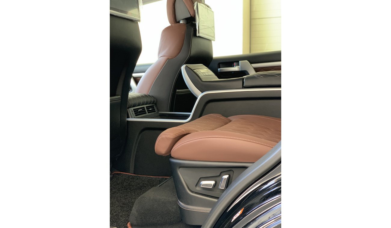 تويوتا لاند كروزر Diesel Elegance with Luxury MBS Autobiography Comfort Edition.