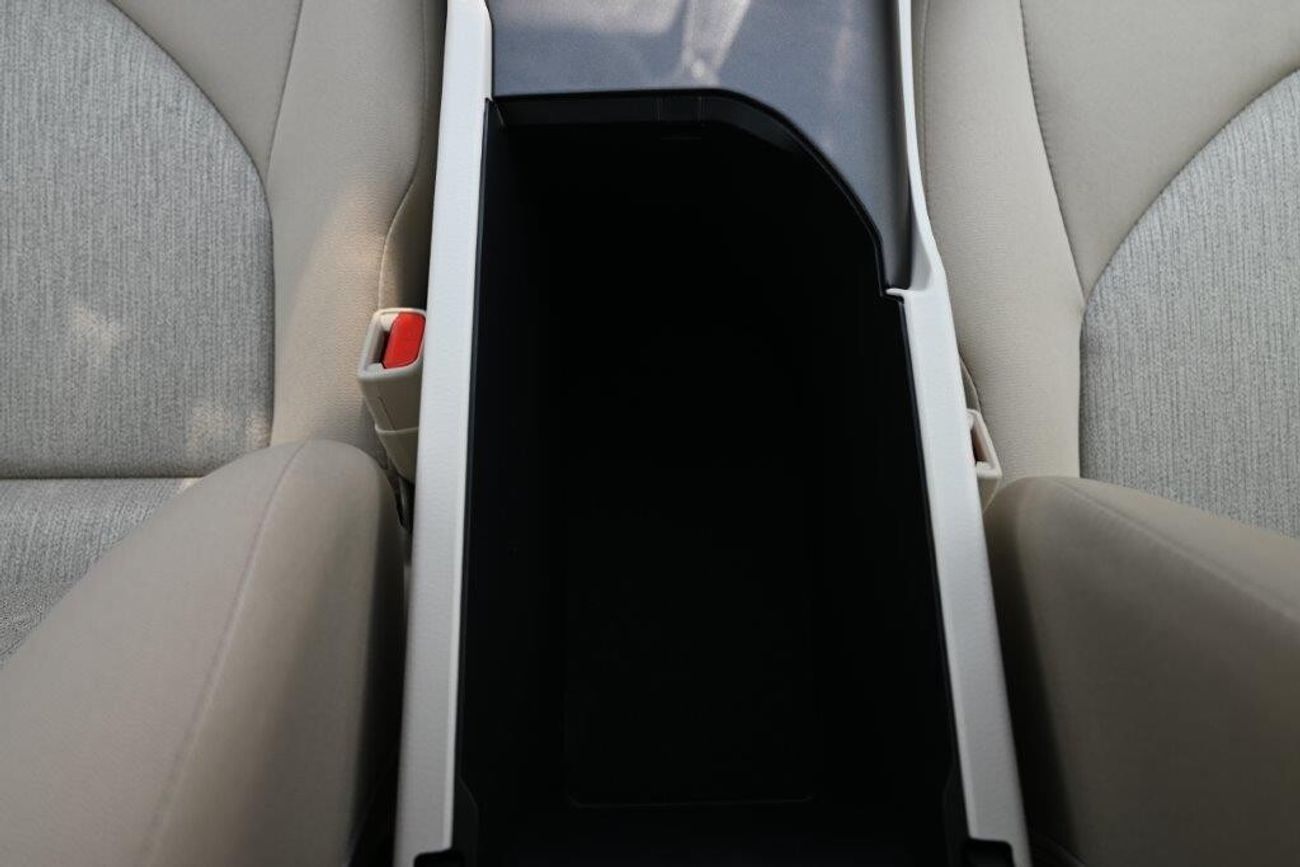 Toyota Camry LE Hybrid 2.5L Automatic