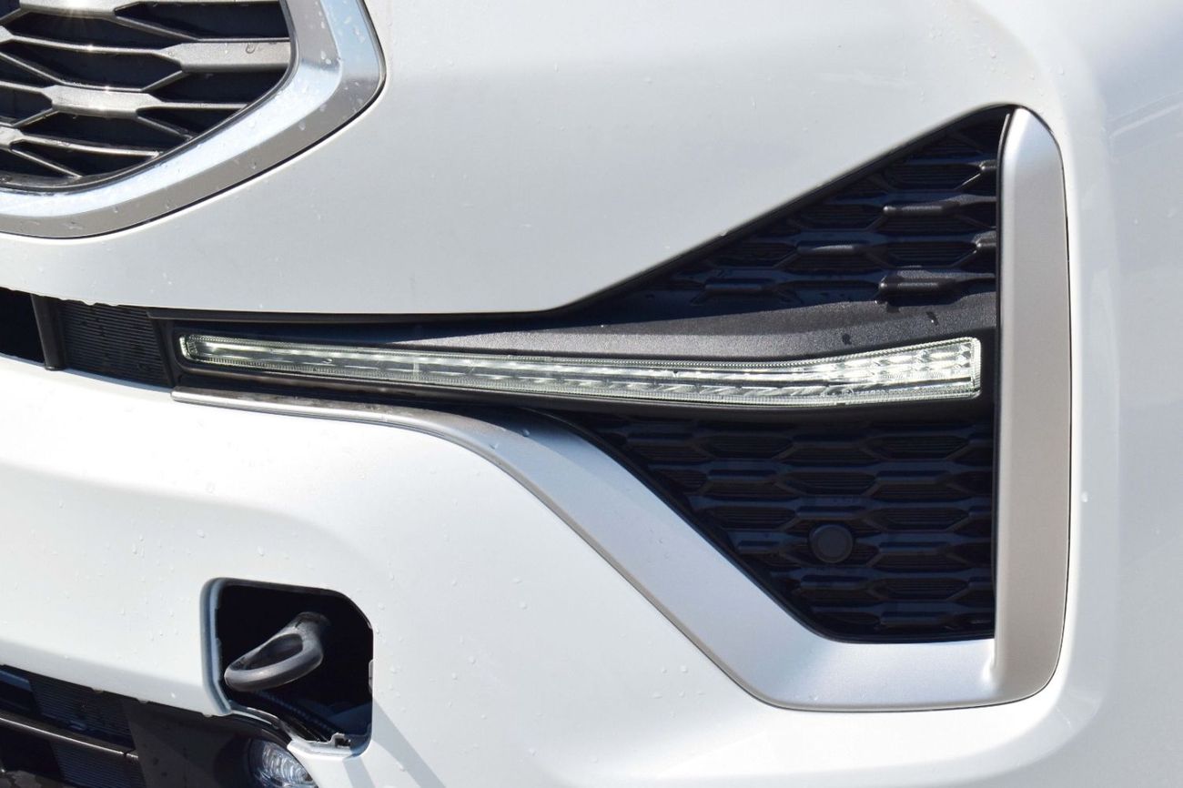 تويوتا إينوفا 2.0L HyCross 8S Hybrid