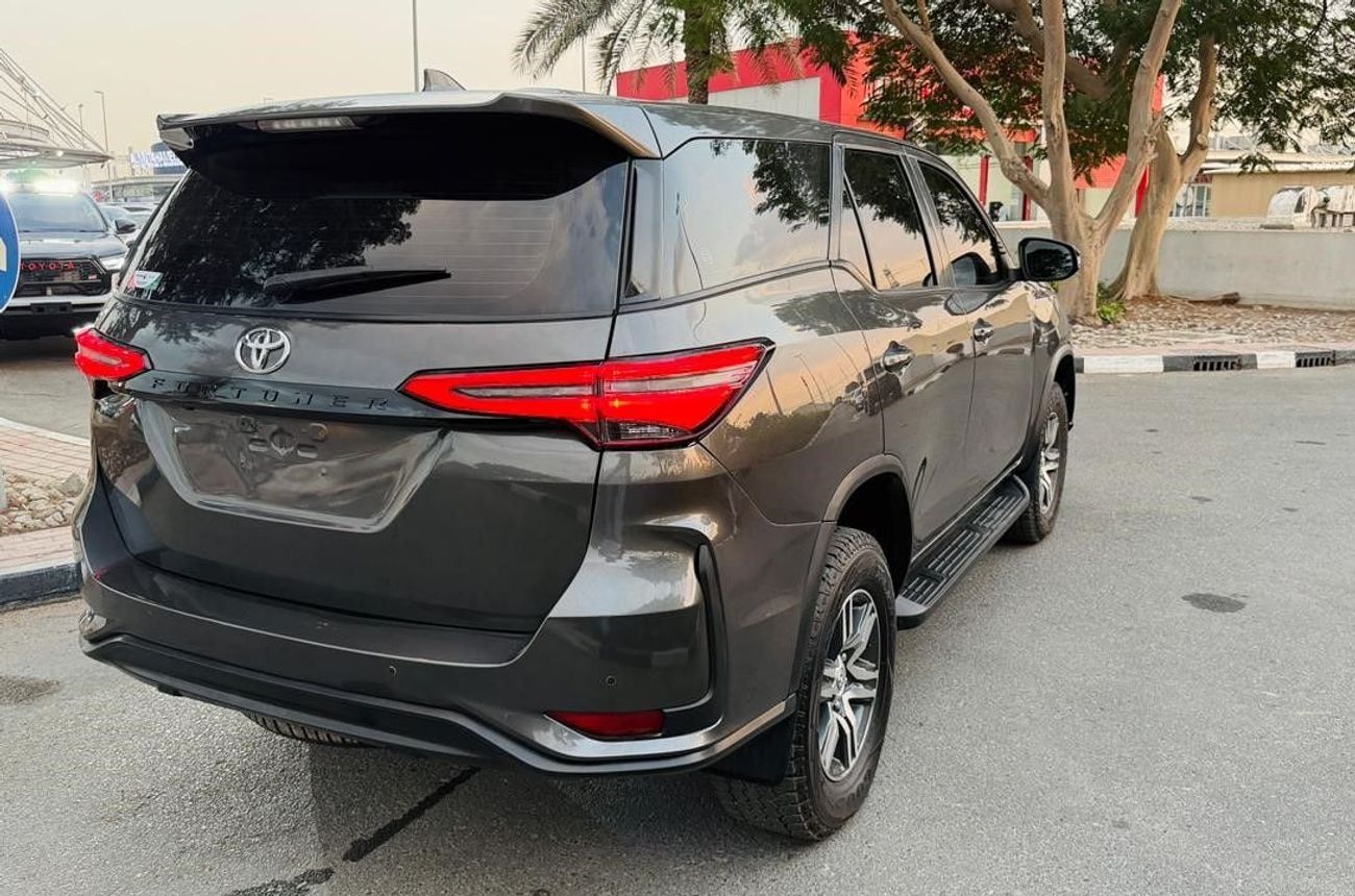 تويوتا فورتونر LEGENDER BODY KIT INSTALLED | LEATHER SEATS | PARKING SENSORS | 2.8L | AUTO | POWER WINDOWS