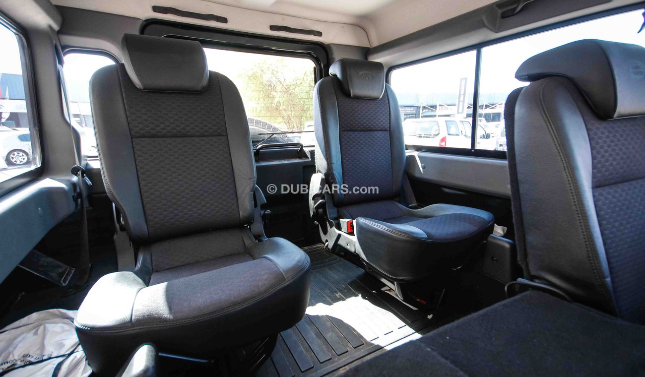 Land Rover Defender SVX