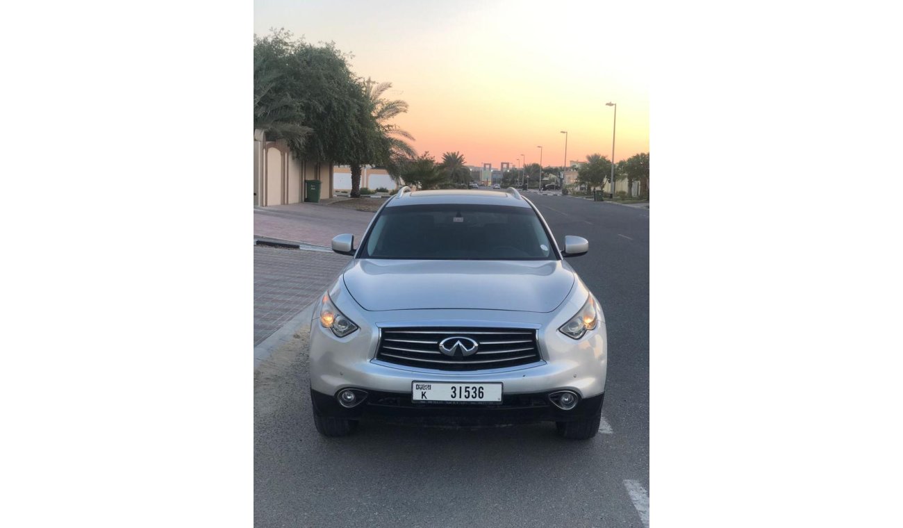 Infiniti FX37 Infiniti - FX37   The Walk: 53,000   Model: 2013   specifications;   full option   American import