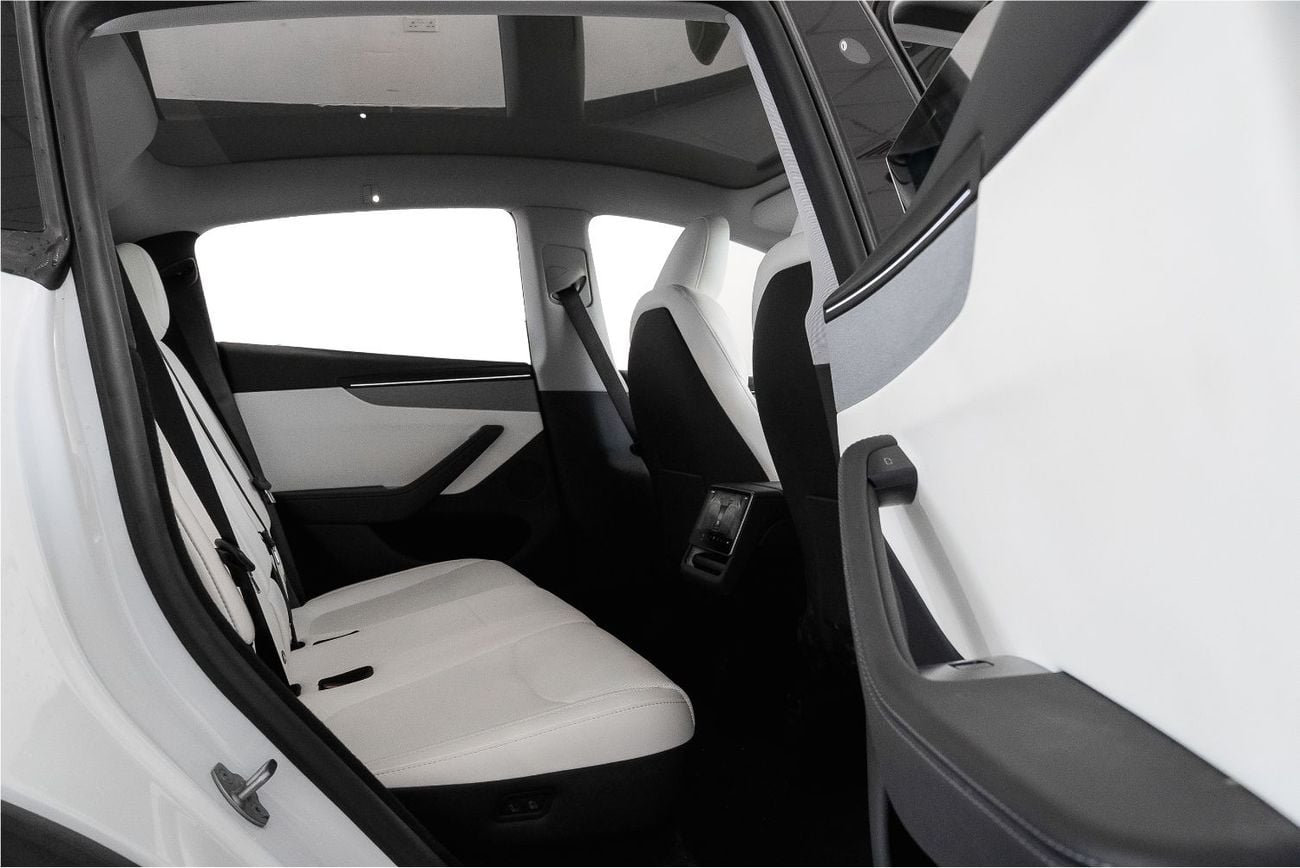 Tesla Model Y LONG RANGE