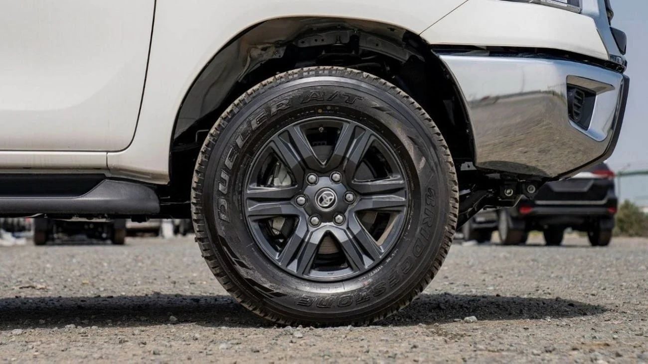 Toyota Hilux DC 2.7P AT 4X4 Automatic Petrol