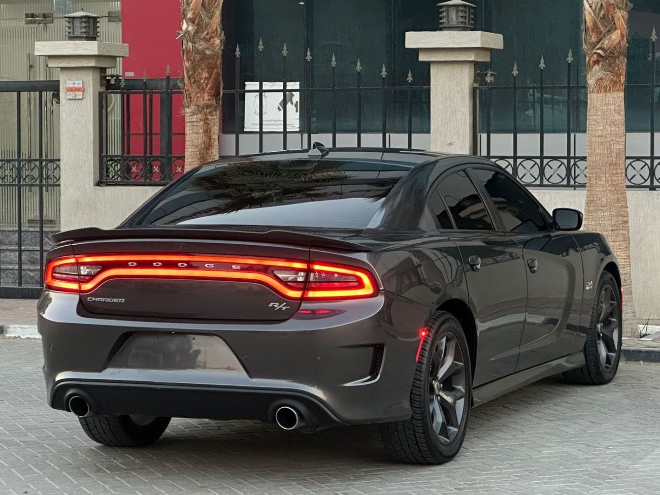 دودج تشارجر 5.7L R/T دودج تشارجر  R/T موديل: 2019 ممشى : 119,000 كم مطلوب: 58,000 درهم وارد امريكا   8 سلندر ، 5