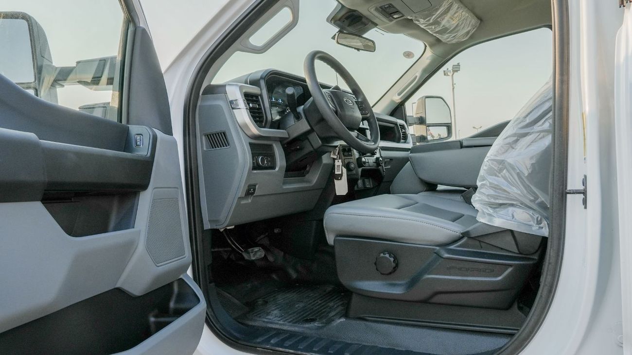 Ford F 250 Ford Super Duty DC F 250 petrol  AT  6.8L V8 2024 model