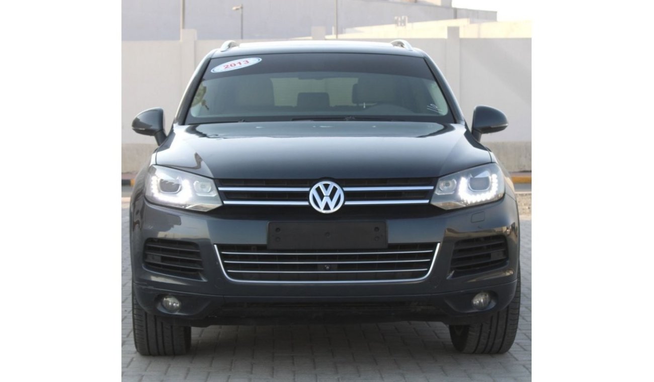 Volkswagen Touareg VOLKSWAGEN TOUAREG FULL OPTION  2013 GCC GRAY EXCELLENT CONDITION WITHOUT  ACCIDENT