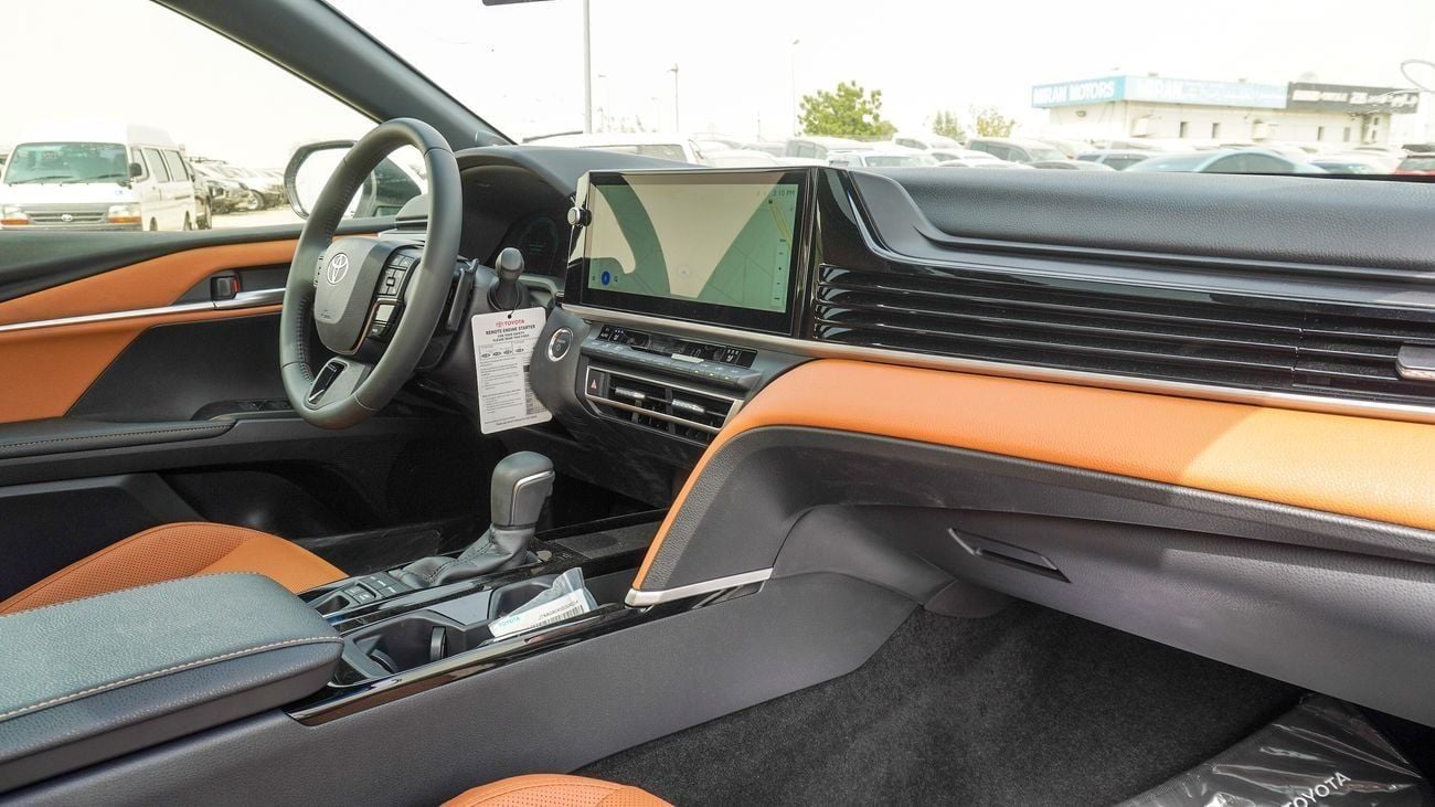 تويوتا كامري Lumiere 2.5L HEV Hybrid