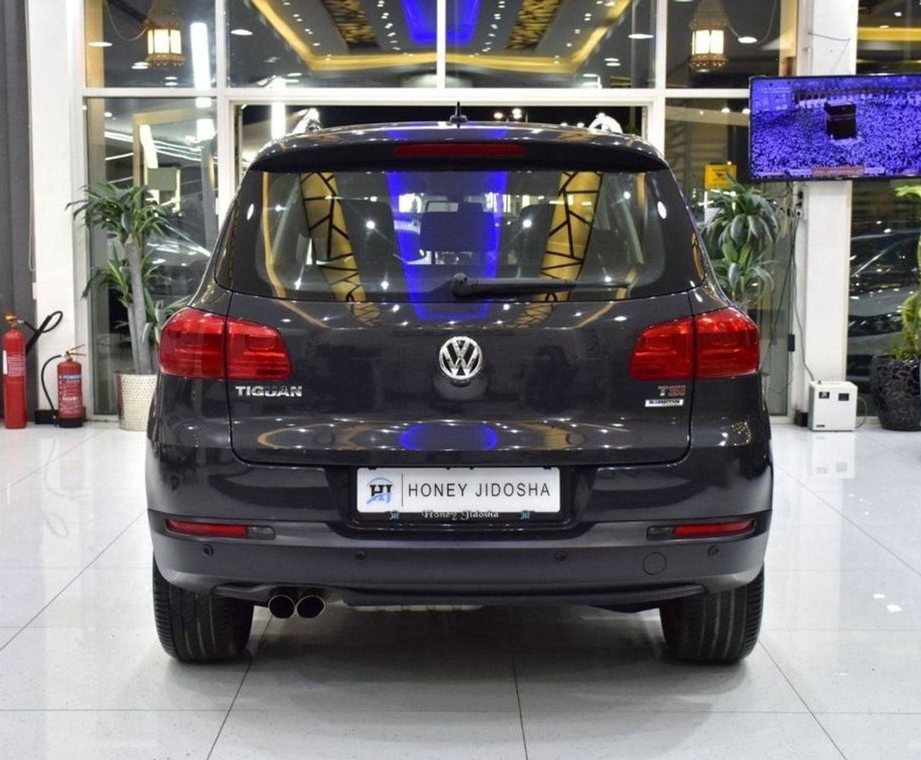 Volkswagen Tiguan EXCELLENT DEAL for our Volkswagen Tiguan 1.4L ( 2016 Model ) in Grey Color GCC Specs