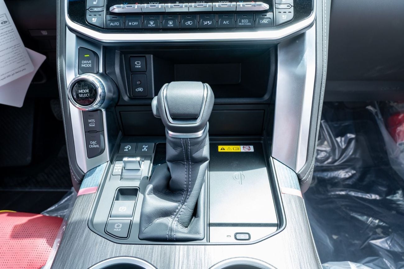 تويوتا لاند كروزر Toyota Land Cruiser VXR 3.5L Twin Turbo Omani 2026