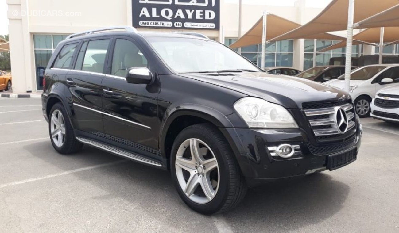 Mercedes-Benz GL 500 السيارة نظيفه جدا بحاله ممتازه بدون حوادث ضمان شاسيه جير ماكينه