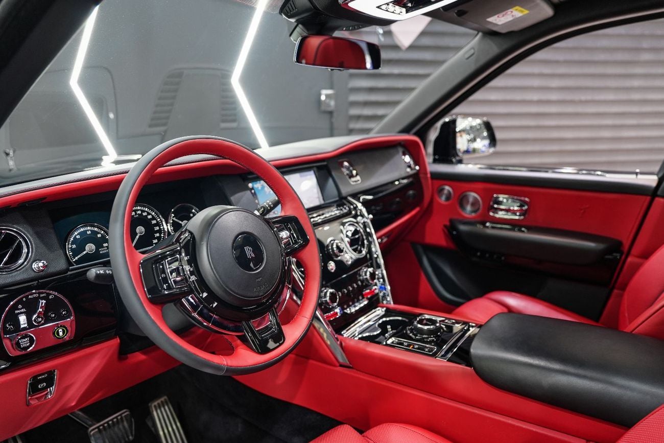 Rolls-Royce Cullinan Black Badge Kit, FACELIFT, Bespoke Audio, Executive Rear Seats w/ Entertainment, GCC!!