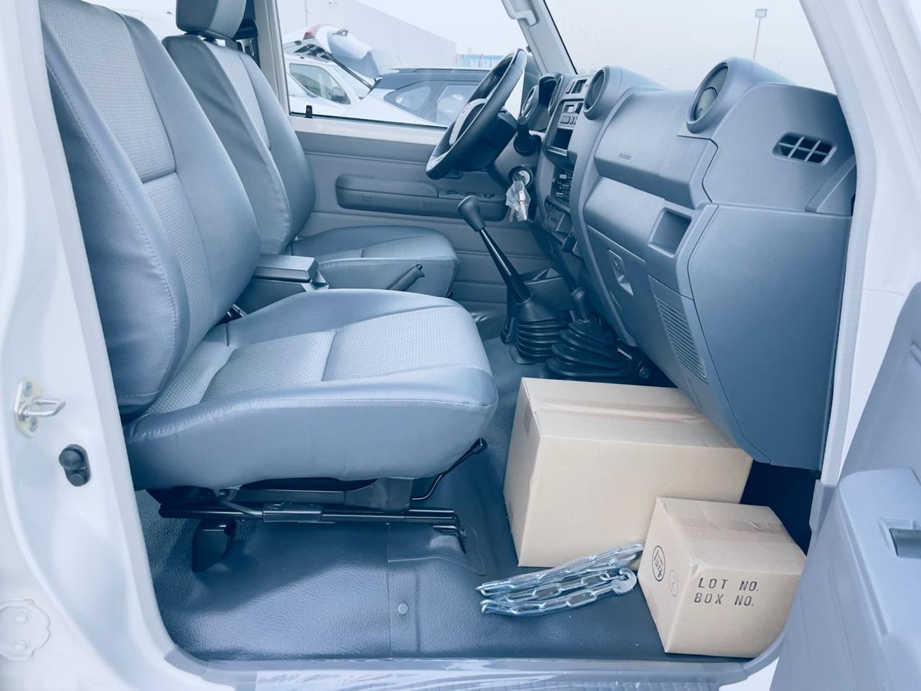 تويوتا لاند كروزر بيك آب Std 4.0L Double Cab Utility 4WD