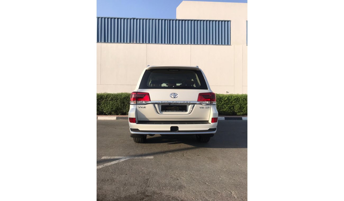 Toyota Land Cruiser VXE V8 GCC 2020 Brand NEW