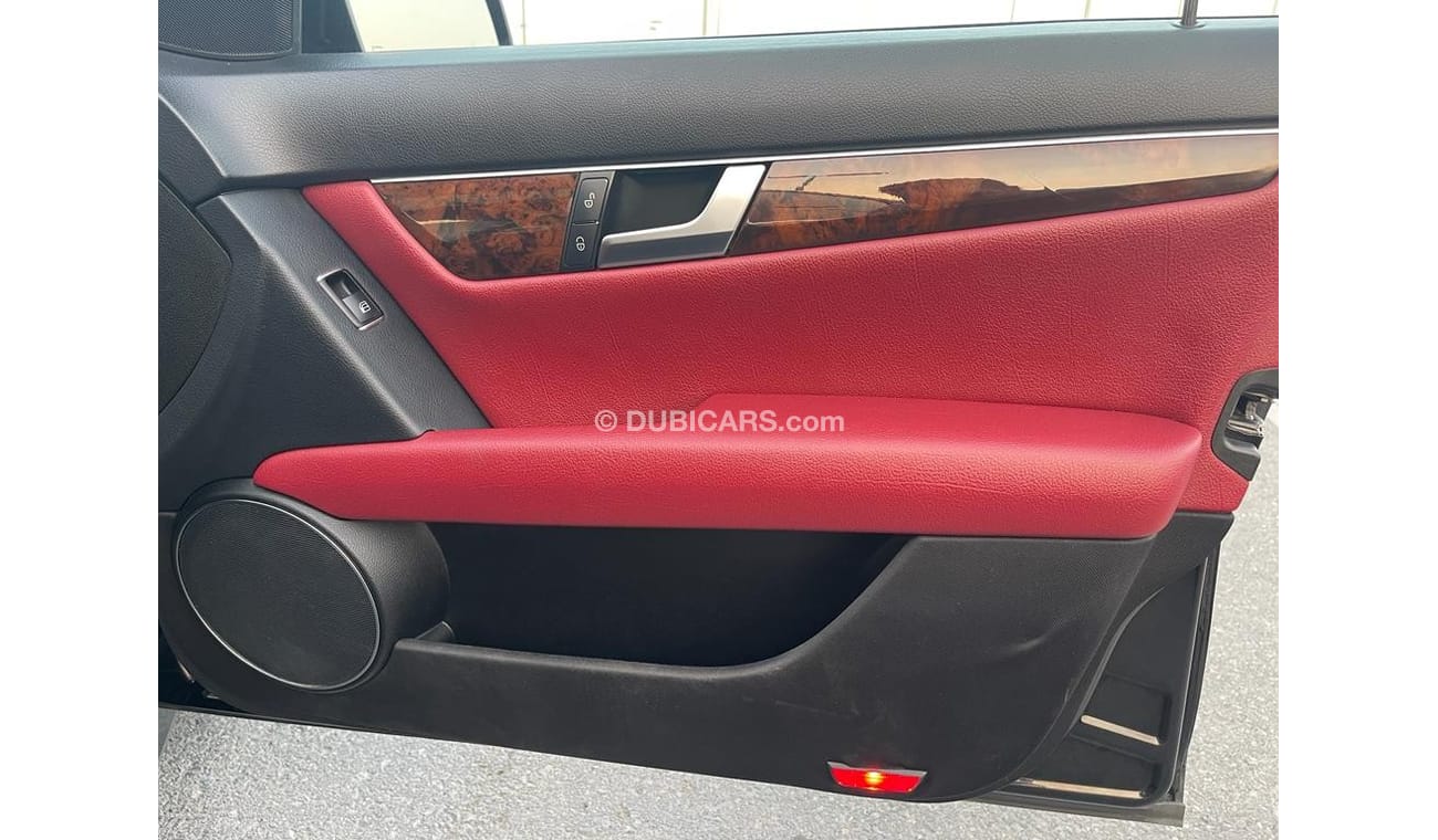 Mercedes-Benz C 300 Std Mercedes C300_2012_Excellent_Condition _Full option