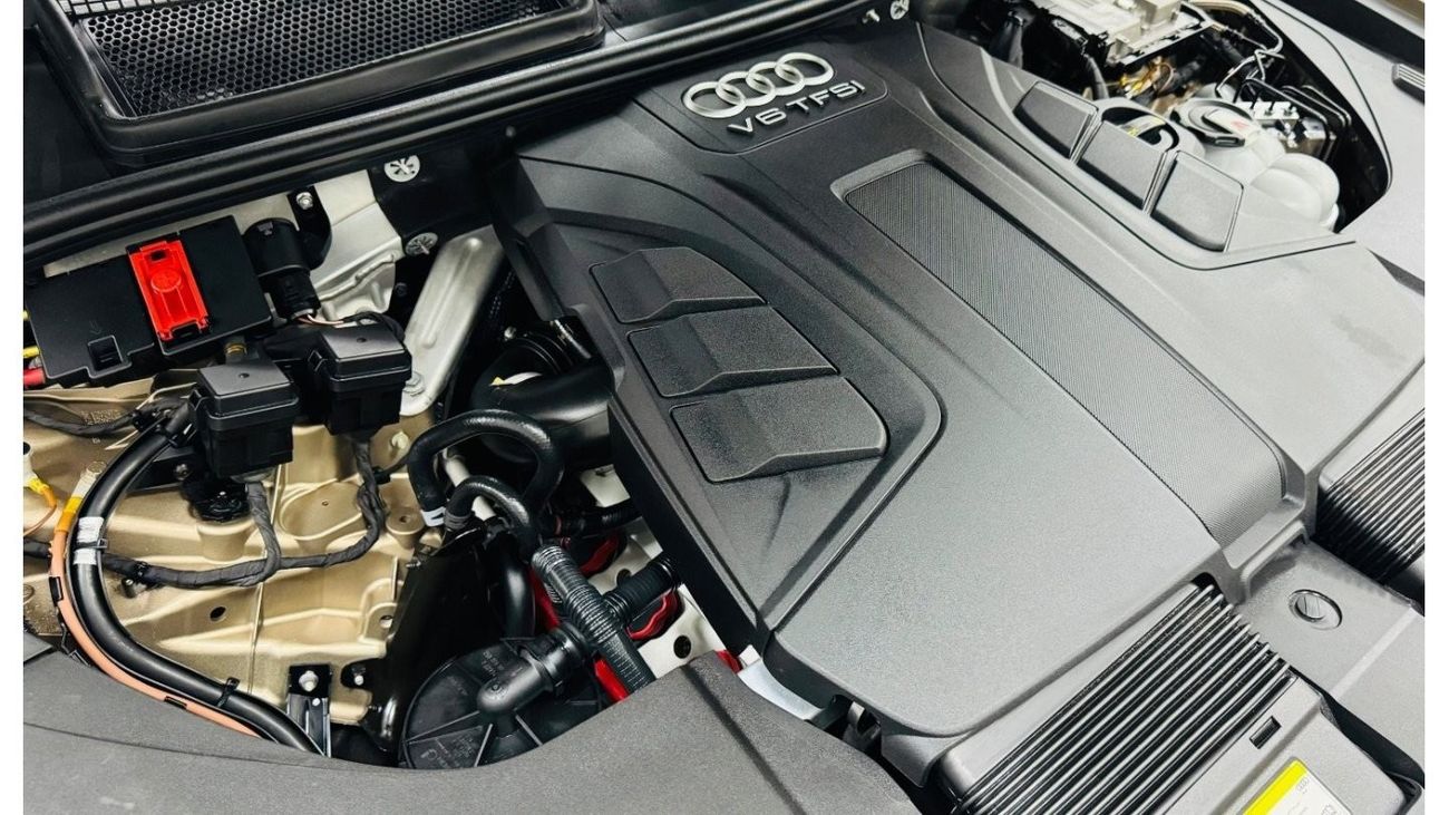 Audi Q7 45 TFSI quattro Luxury Plus GCC .. FSH .. Original Paint .. Perfect Condition .. Top Range .. Warran