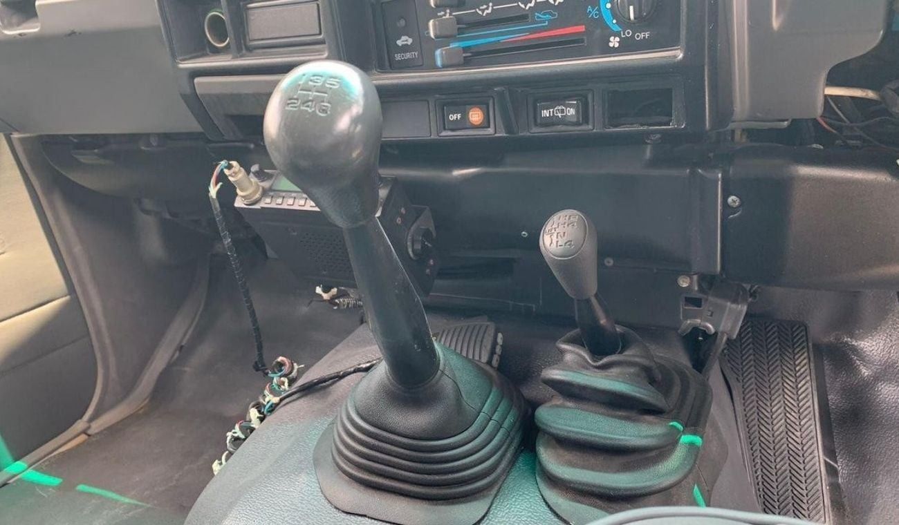 تويوتا لاند كروزر 70 Diesel 4.5 Liter Right Hand Drive 5 Doors