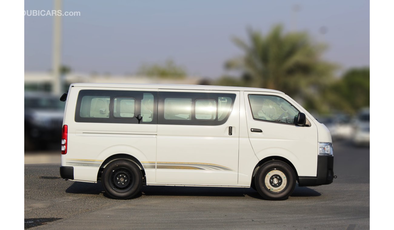 تويوتا هاياس 15Seater 2.5L diesel 2019 model with rear A/C available for export.