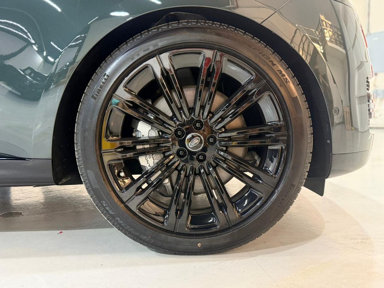 لاند روفر رينج روفر P530 SE