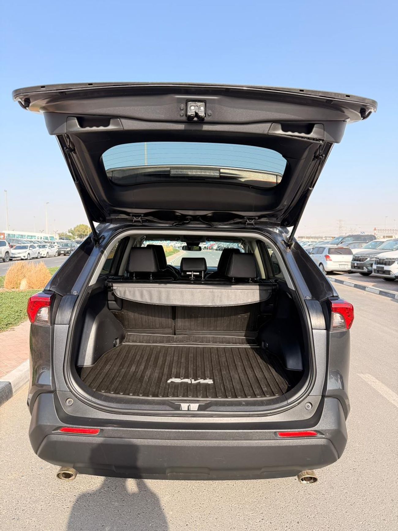 Toyota RAV4 XLE 2.5 L Full option