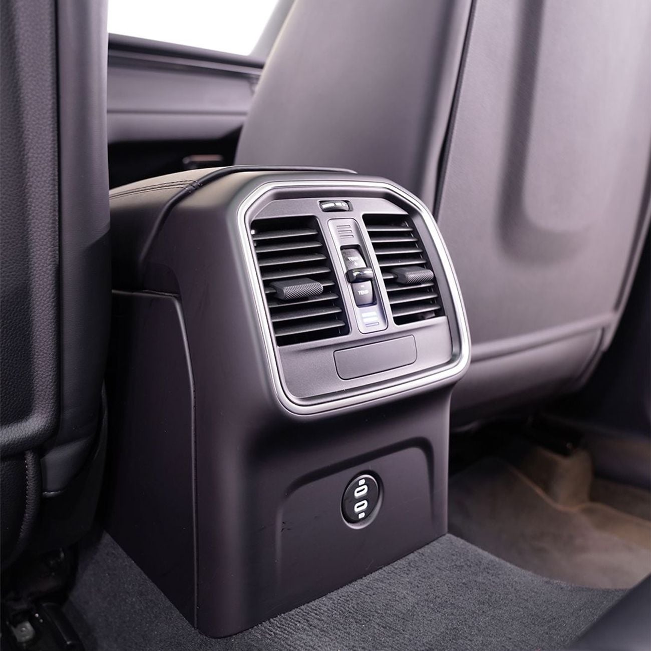 بورش ماكان T 2.0L (260 HP) 2024 Porsche Macan, Warranty, Full Porsche Service History, Sport Chrono Package, Ve