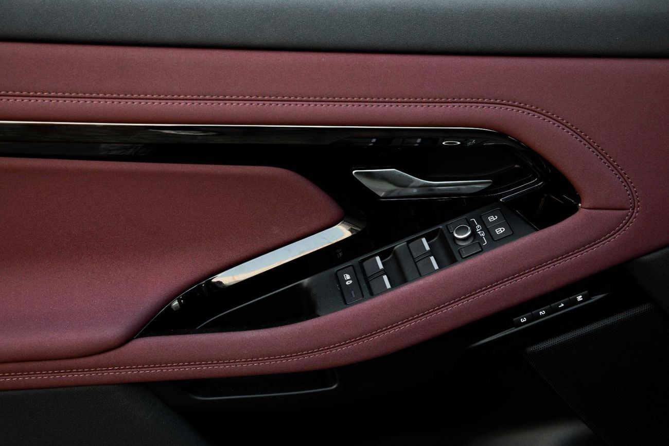 لاند روفر رانج روفر إيفوك Dynamic SE P250 2.0L