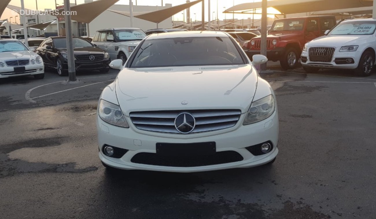 مرسيدس بنز CL 500 موديل 2008 خليجي فل مواصفات فتحه سقف وكراسي جلد ومثبت سرعه ونظام صوت ممتاز وكاميرا خلفيه ونيت فيجن و