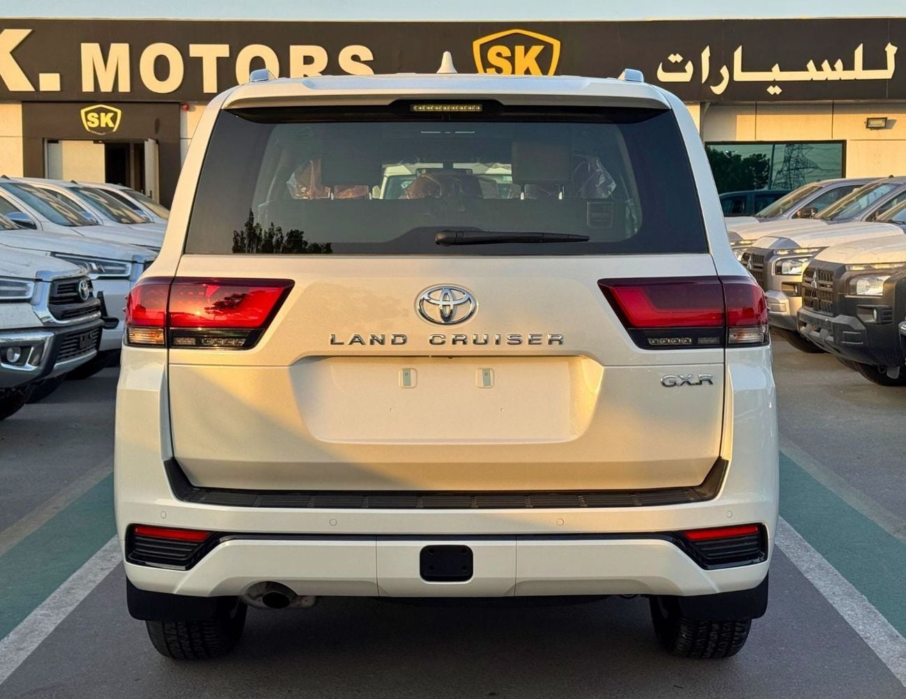 Toyota Land Cruiser GXR / 4.0L FULL OPTION / DIGITAL METER / SUNROOF / CODE# GXR42H