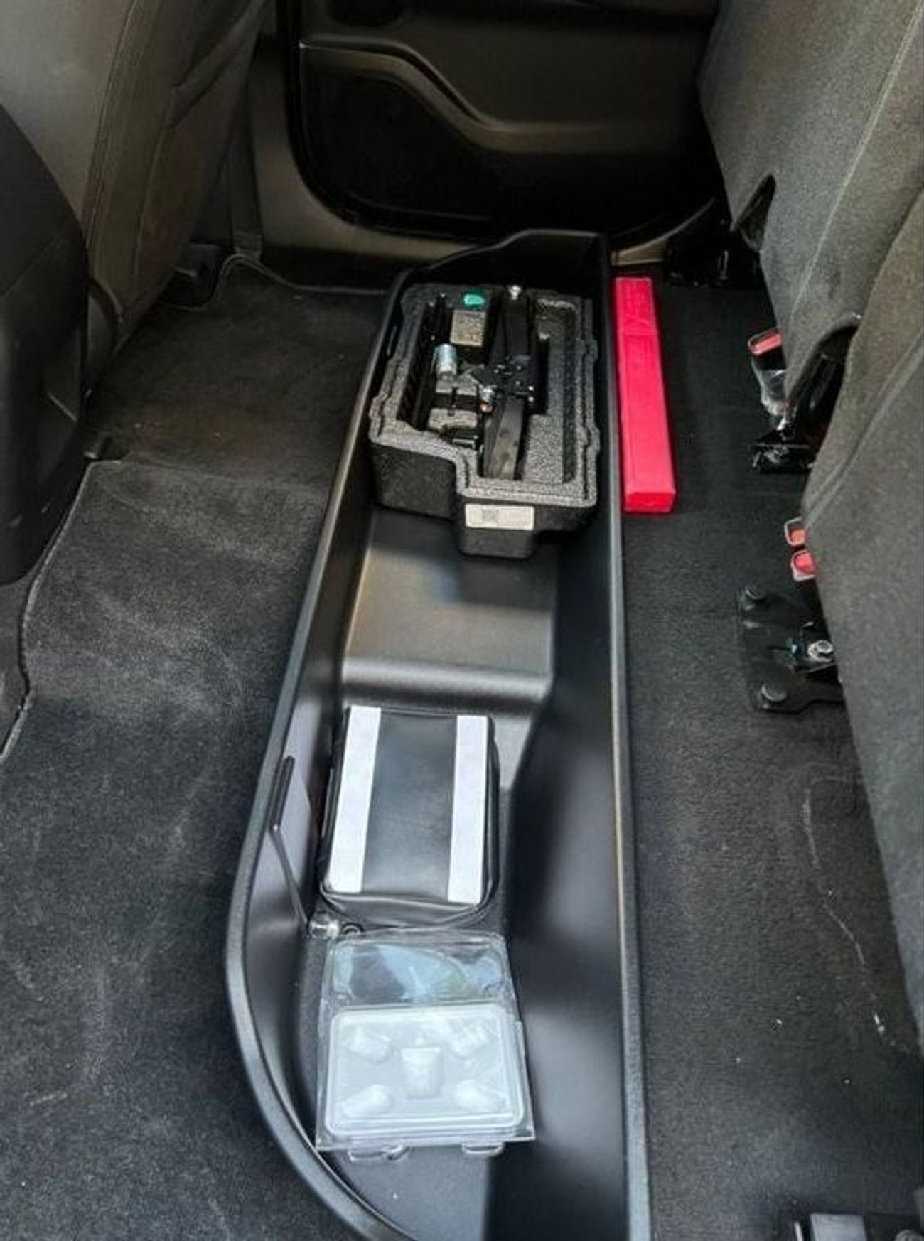 هيونداي سانتا كروز FULL OPTION KM 1400 4X4 PUSH START SUNROOF