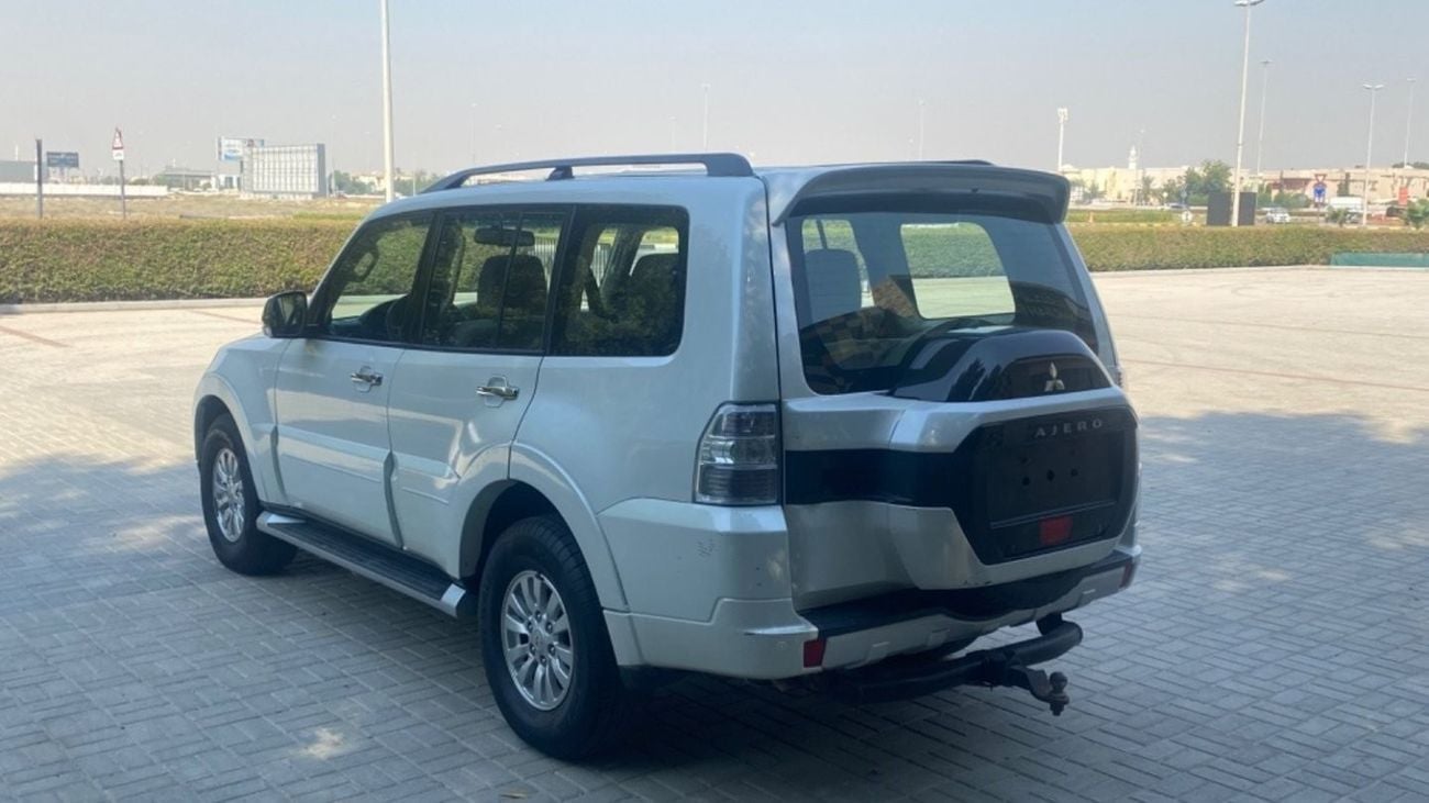 ميتسوبيشي باجيرو GLS Std