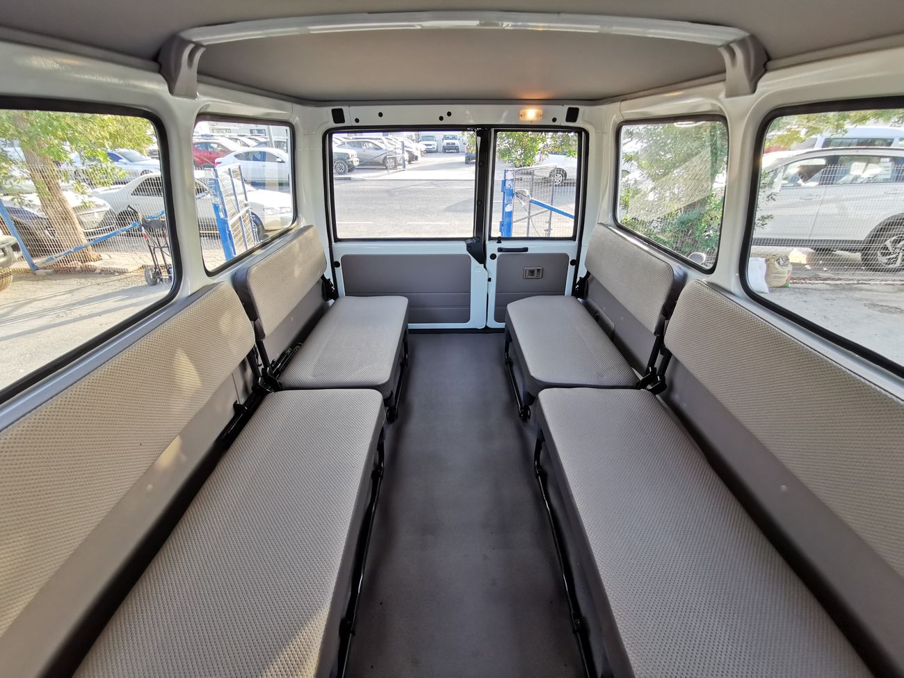 Toyota Land Cruiser 70 4.2L DIESEL, 16" TYRE, KEY START, XENON HEADLIGHTS (CODE # HTLX78)