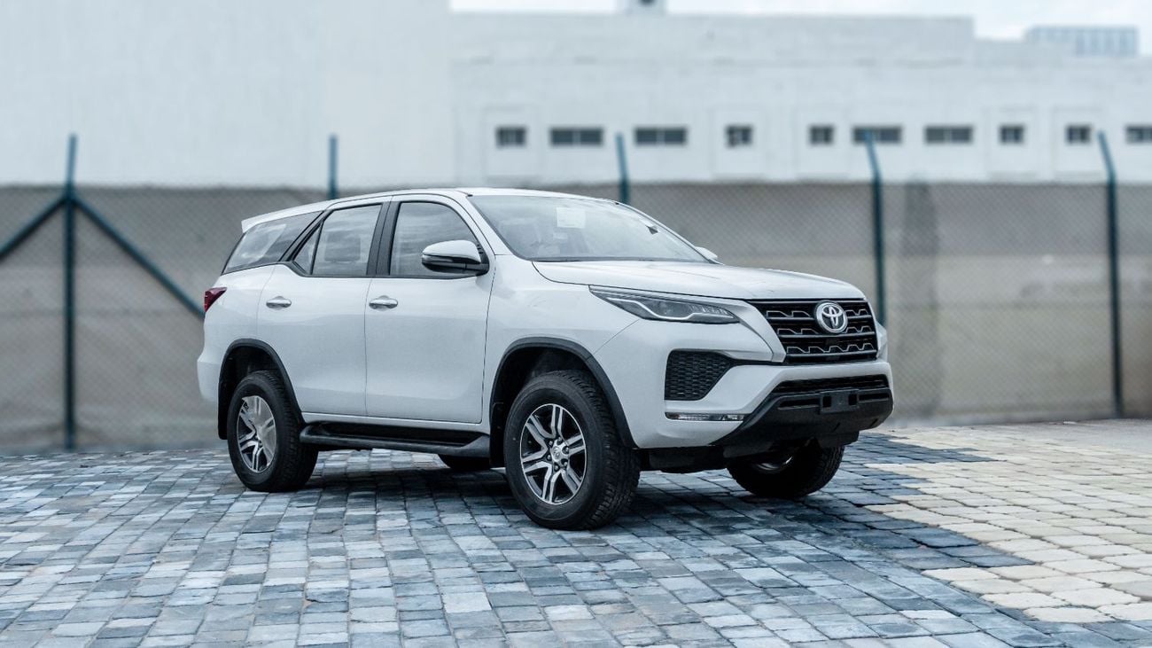 Toyota Fortuner EXR 2026 Toyota Fortuner GX 2.7L AT Petrol (White-Tan) RWD