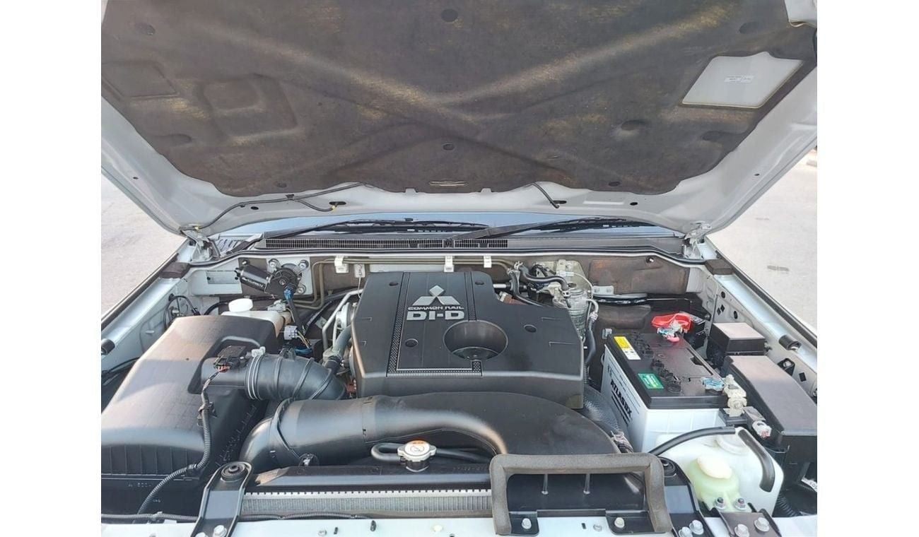 Mitsubishi Pajero MITSUBISHI PAJERO RIGHT HAND DRIVE 2021 MODEL 3.2 L DIESEL AUTOMATIC(PM01959)