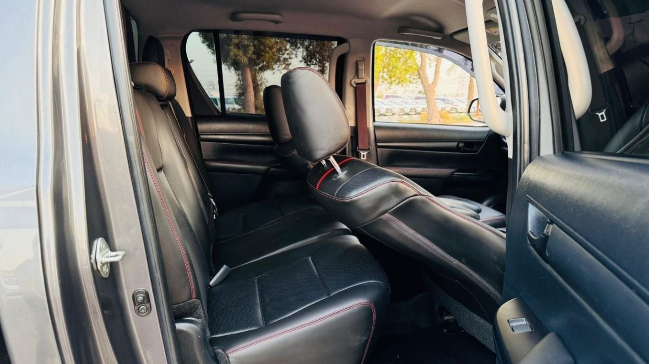 تويوتا هيلوكس -