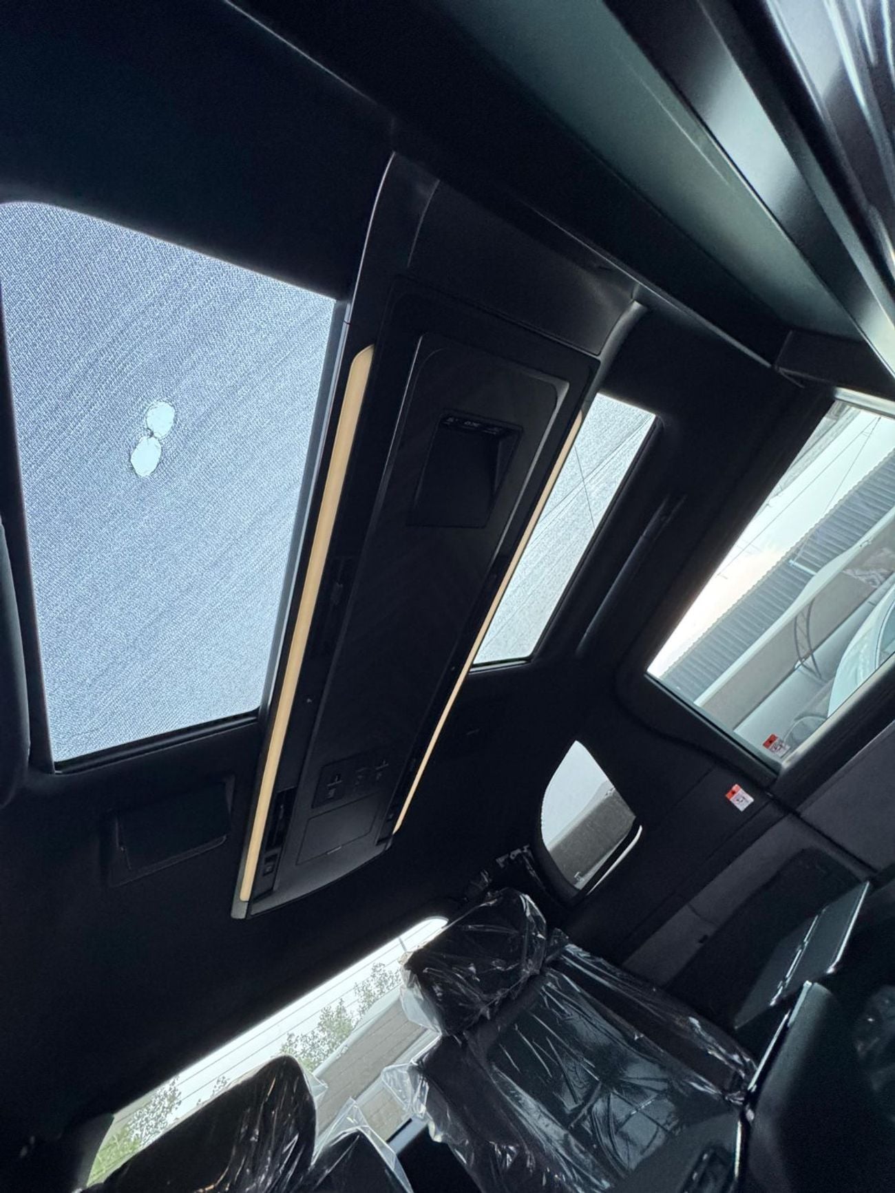 Lexus LM 350h VIP 4 SEATER